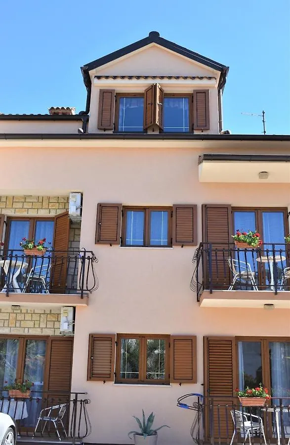 Apartments & Rooms Ivana Ровинь