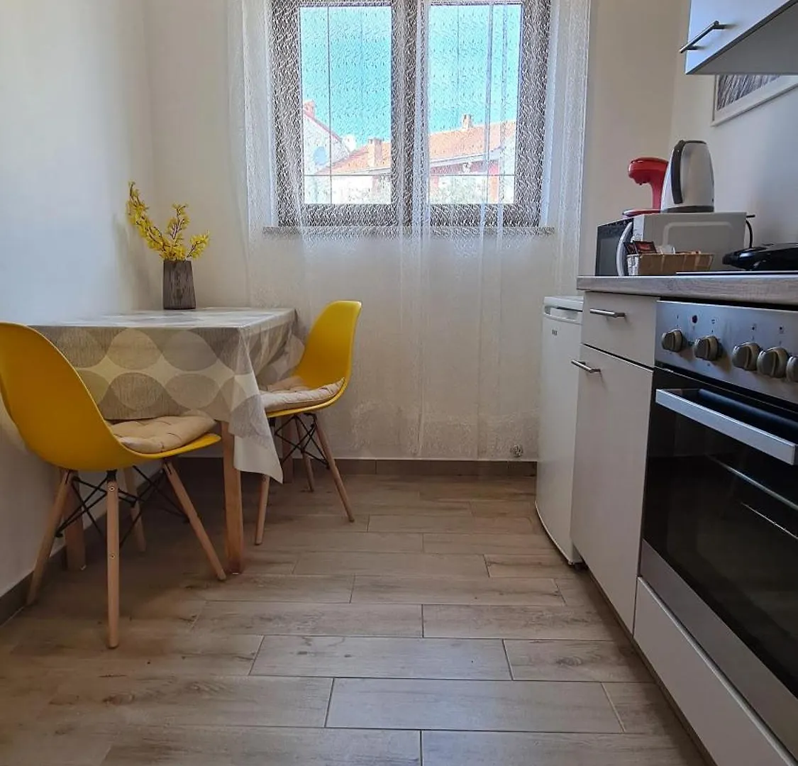 Apartments & Rooms Ivana Ровинь