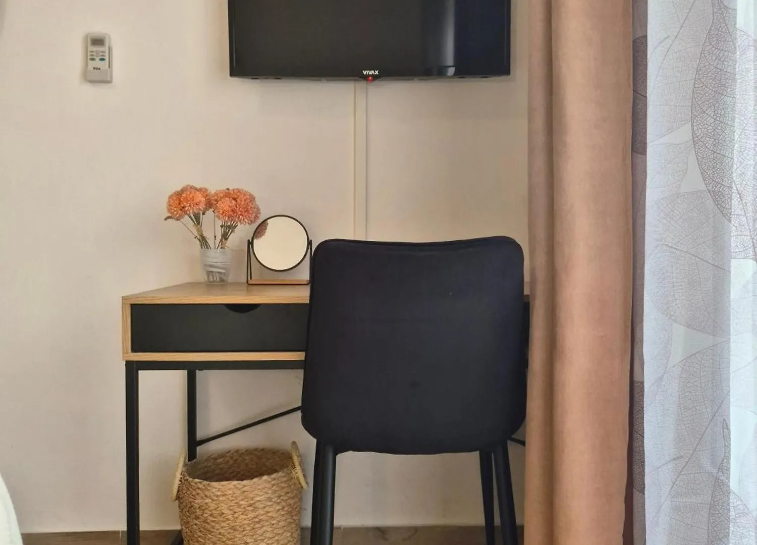 Apartments & Rooms Ivana 로비니 0*,